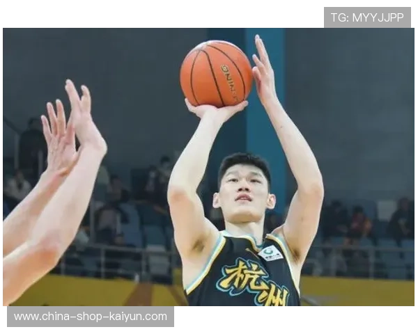 浙江广厦队孙铭徽胡金秋挡拆配合，基础攻防体系稳定